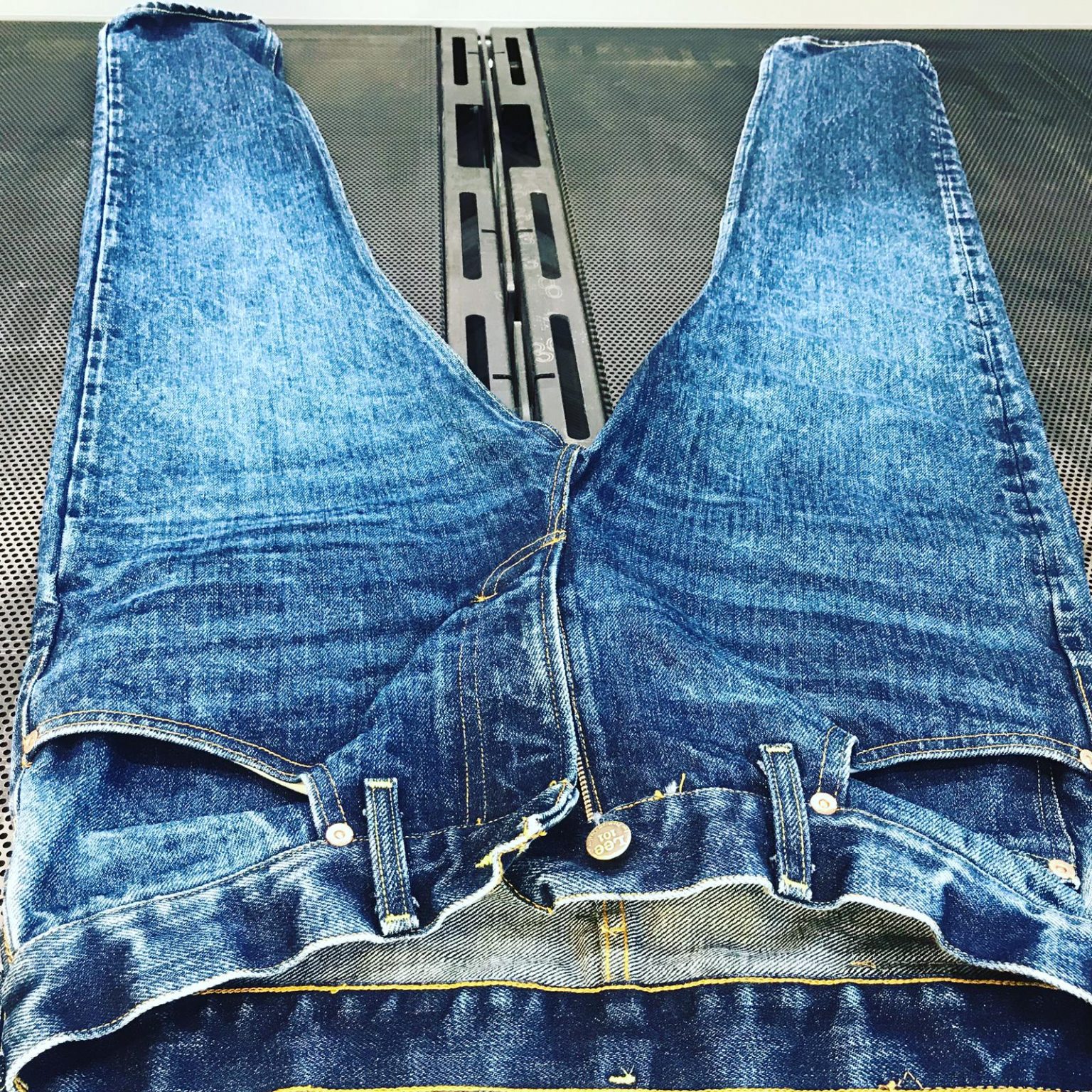 Sustainable Denim No Ozone 2